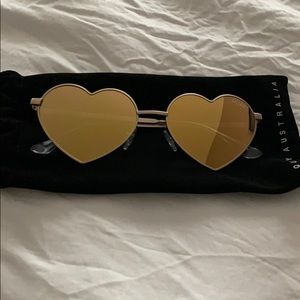 Quay Heart Mirror Sunglasses
